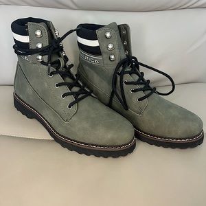 Nautica Lace Up Military Olive Green / Gray Combat Boots Size 9.5 (worn once)
